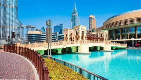 A Complete Guide to the Dubai Mall .